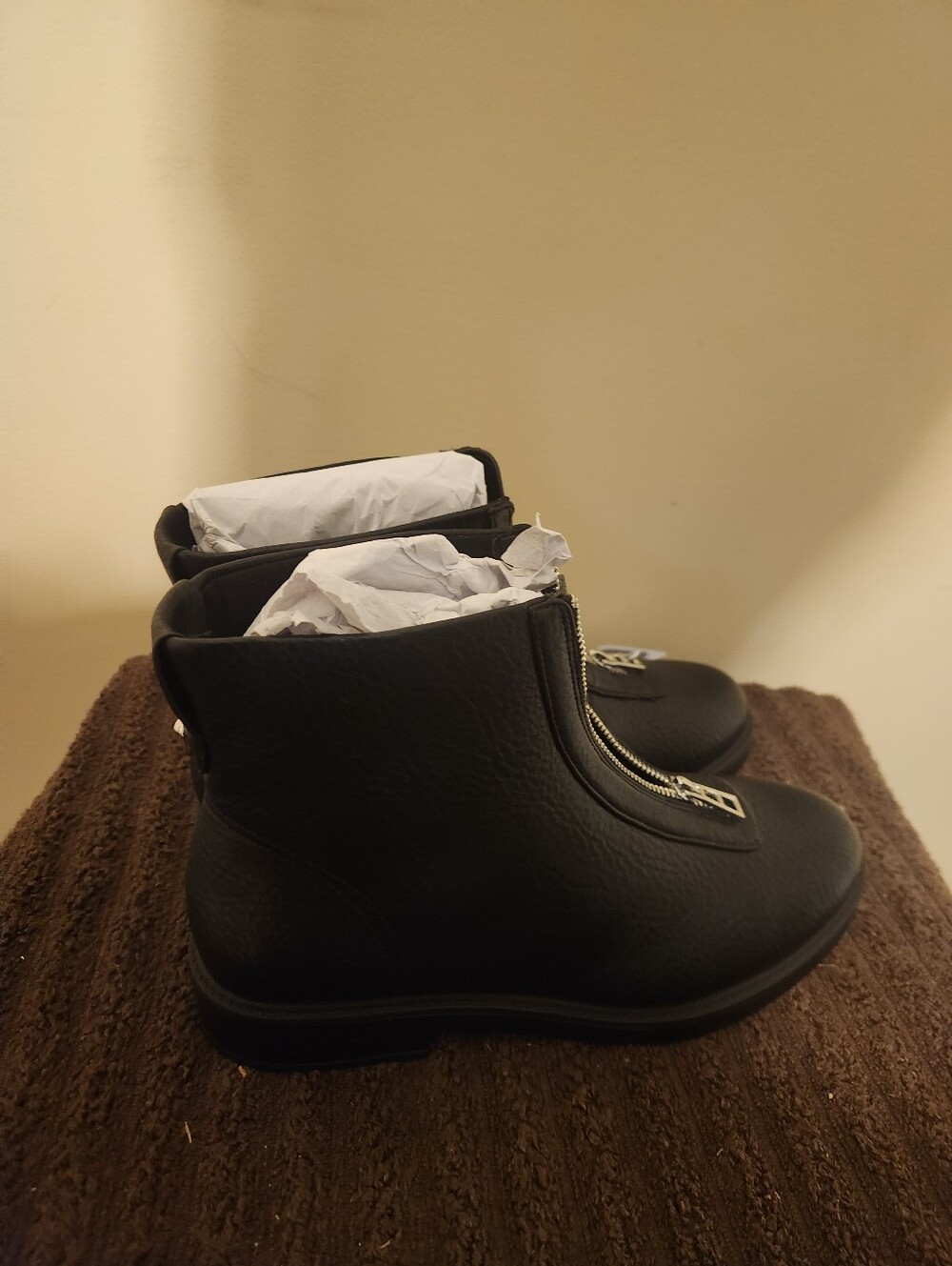 Aerosoles Poshia Black Front-Zip Women 9.5W Leather-Look Ankle Booties - Picture 7 of 8